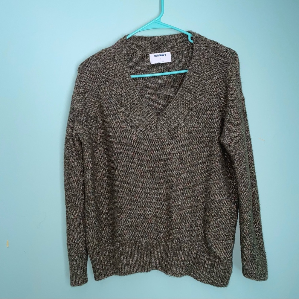 Old navy sweater